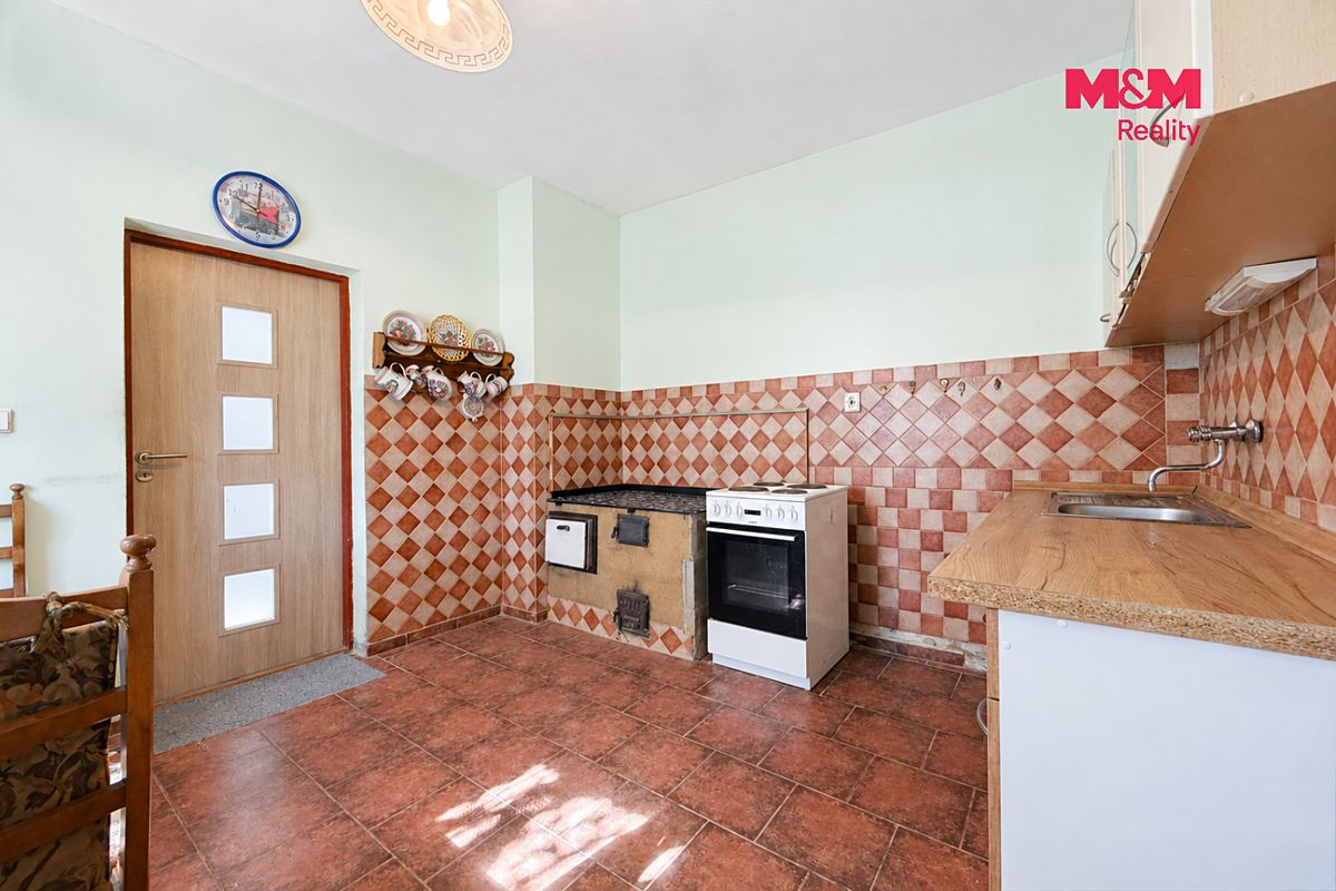 Prodej rodinného domu 100 m², pozemek 414 m² – fotografie 3