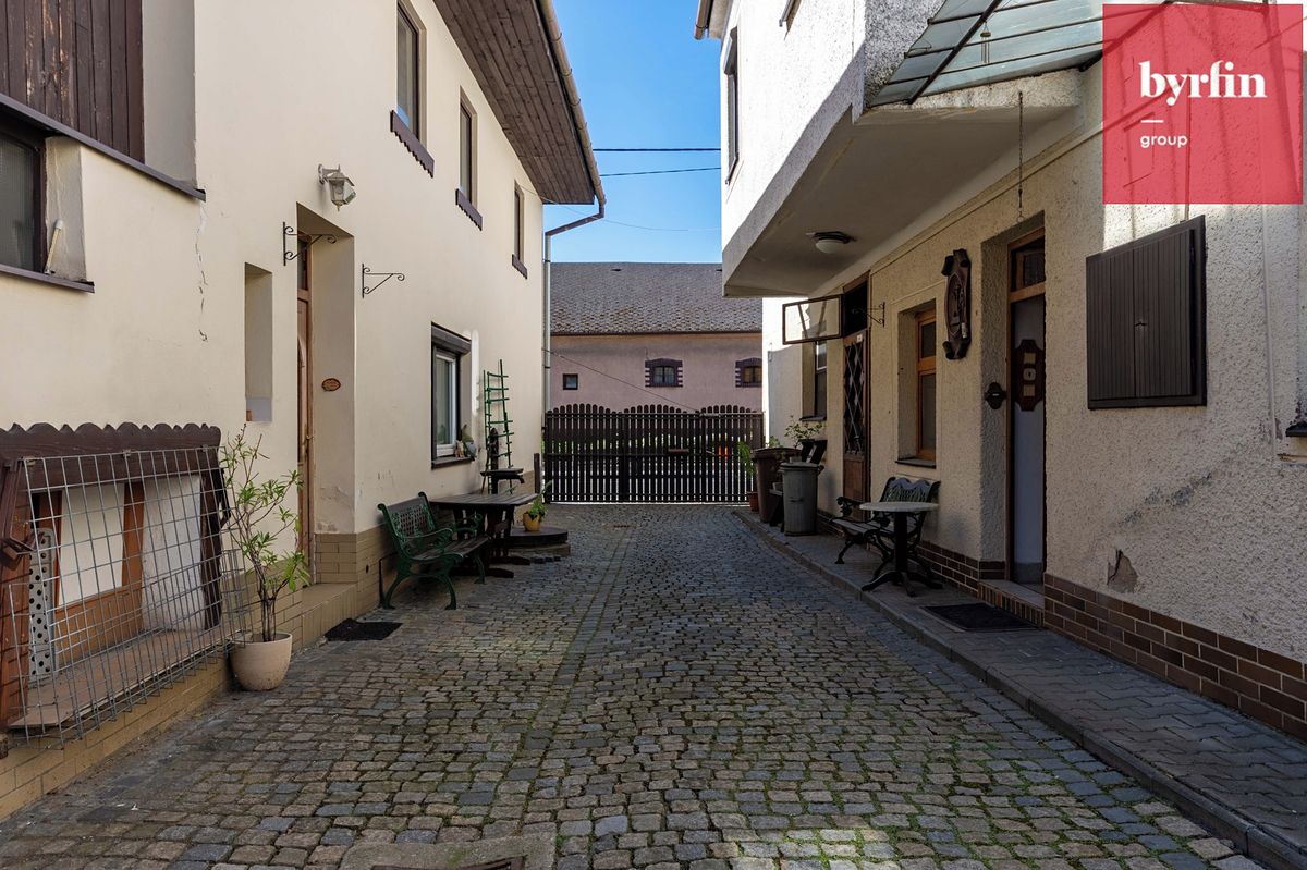 Prodej rodinného domu 160 m², pozemek 623 m² – fotografie 3