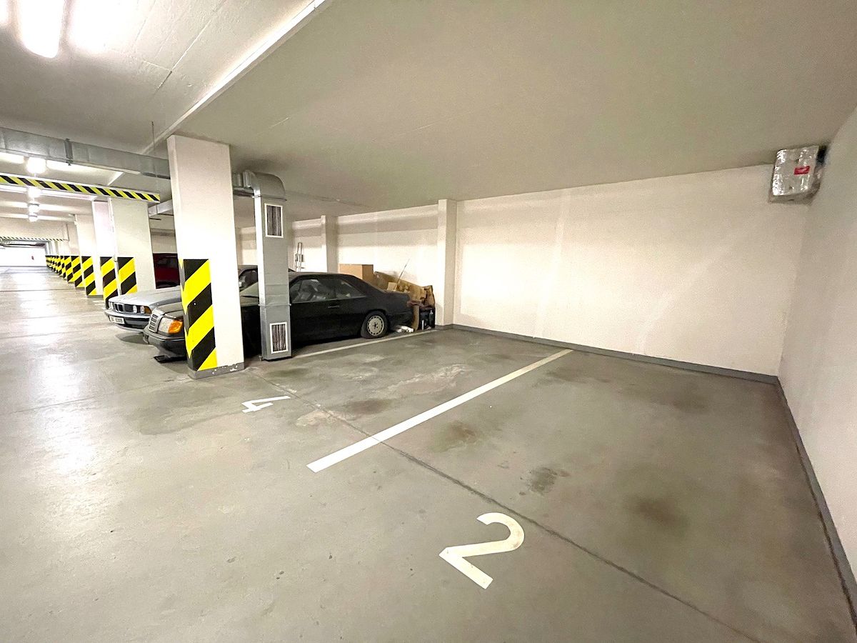 Pronájem garážového stání 13 m² – fotografie 2