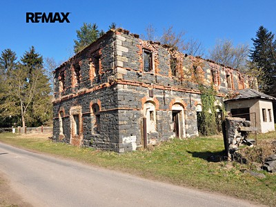 Haus zum Kauf, 300 m² (2 von 35)