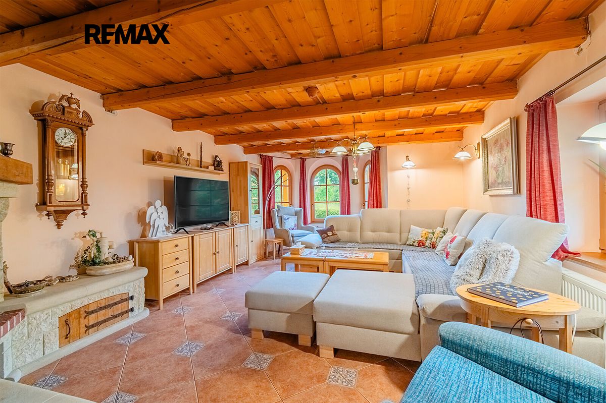 Prodej rodinného domu 304 m², pozemek 3163 m² – fotografie 5