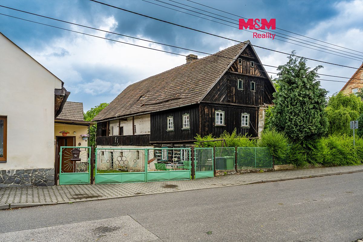 Prodej rodinného domu 248 m², pozemek 1016 m²