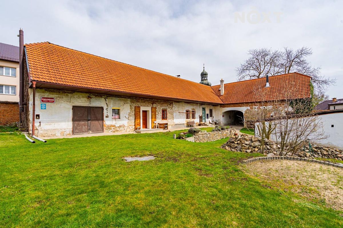 Prodej rodinného domu 560 m², pozemek 3596 m² – fotografie 2