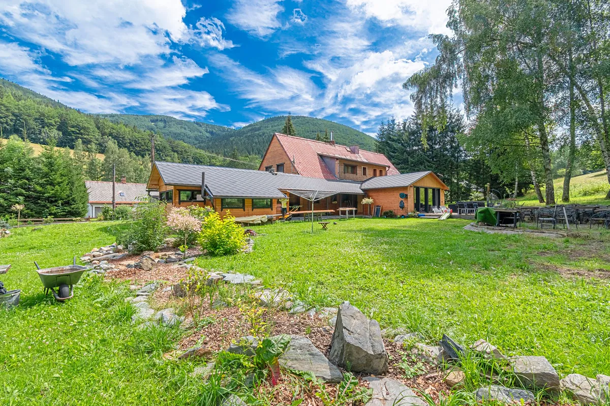 Prodej chalupy 328 m², pozemek 1754 m²