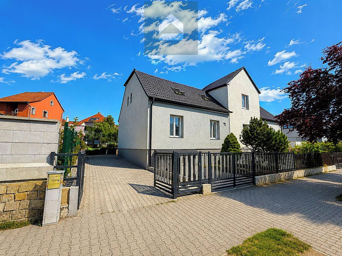 Prodej rodinného domu 200 m², pozemek 296 m²