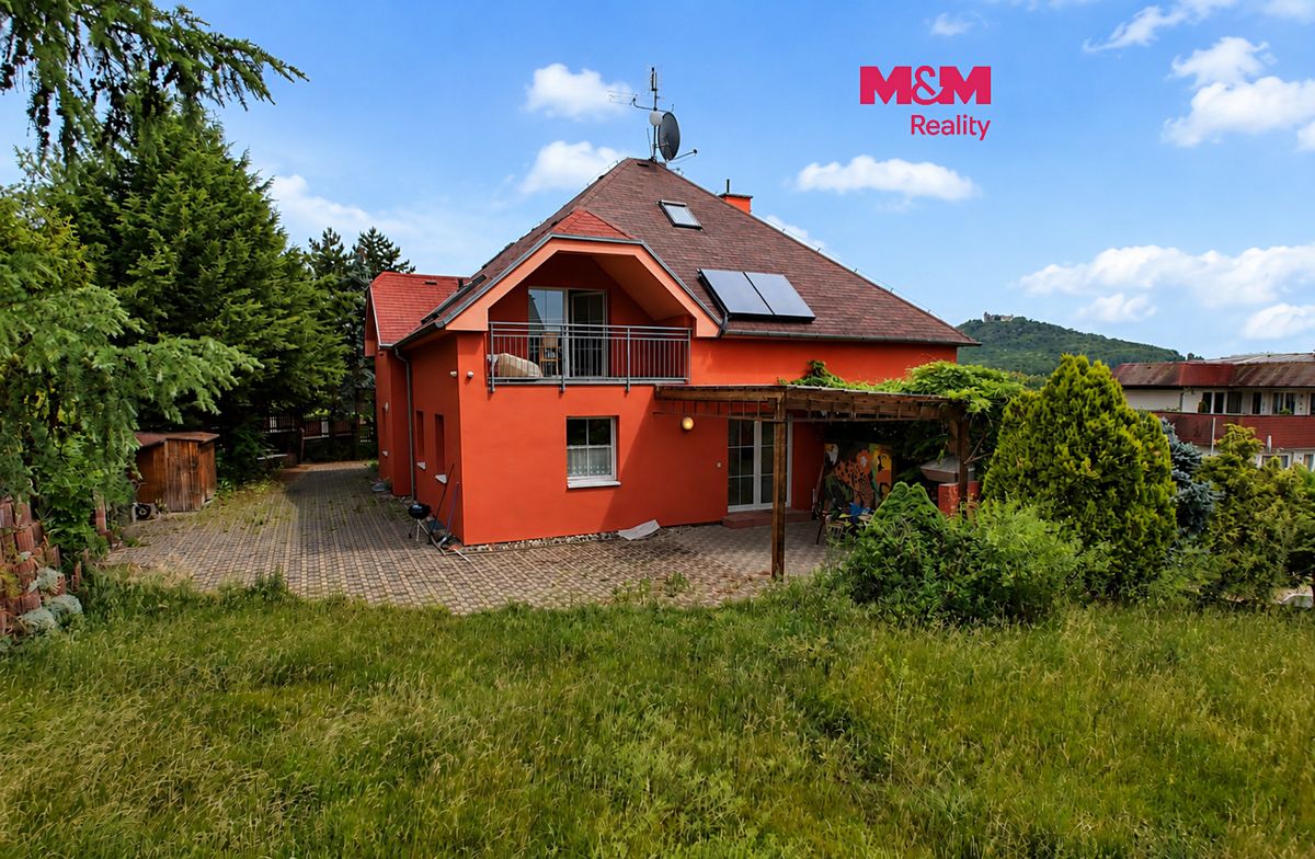 Pronájem rodinného domu 279 m², pozemek 1320 m²