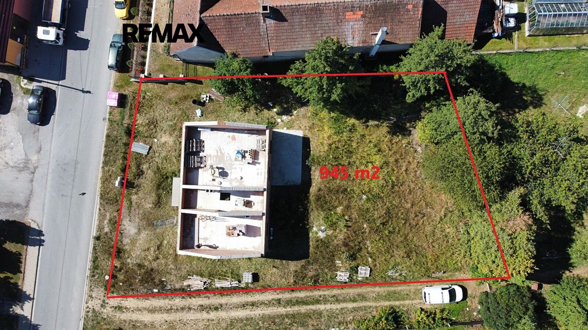 Prodej rodinného domu 195 m², pozemek 945 m² – fotografie 3