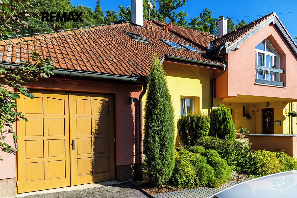 Prodej rodinného domu 123 m², pozemek 868 m² – fotografie 2