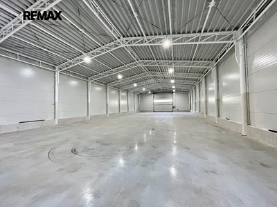 Pronájem komerčního prostoru, 1 400 m² (3 z 17)