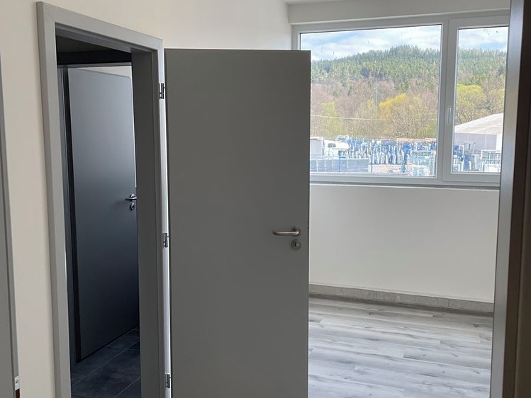 Pronájem komerčního prostoru, 1 400 m² (7 z 17)