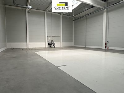 Pronájem skladového prostoru 824 m²