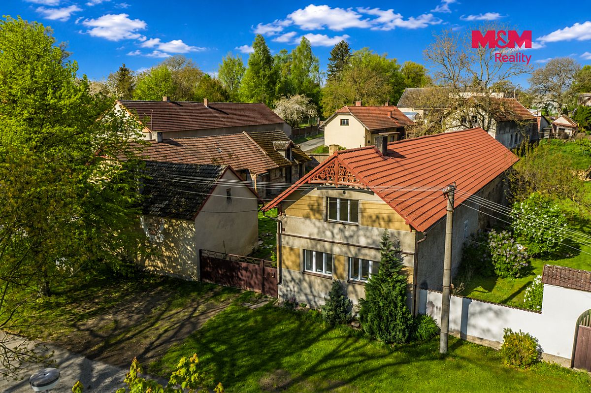 Prodej rodinného domu 188 m², pozemek 1079 m² – fotografie 3