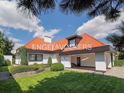Pronájem rodinného domu 417 m², pozemek 1000 m²