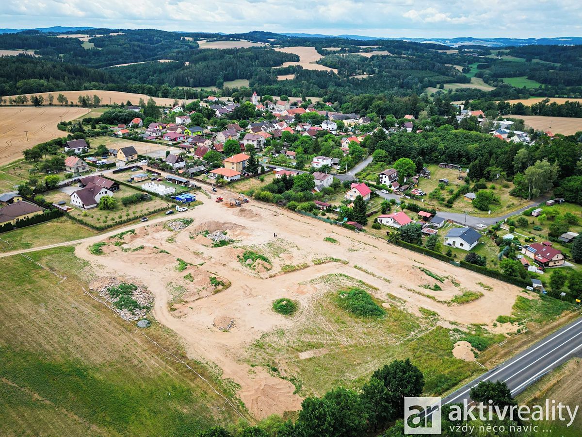 Prodej stavebního pozemku 1335 m², Vojkov – fotka 1 z 3