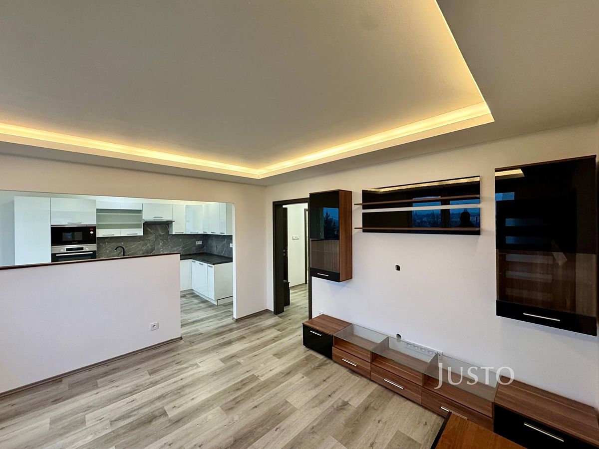 Pronájem bytu 3+kk 58 m² – fotografie 2