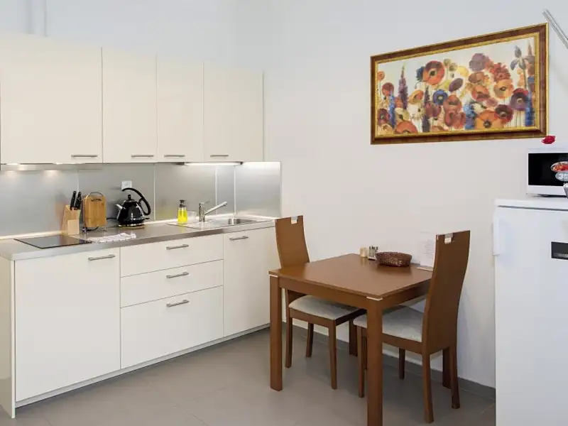 Pronájem bytu 1+1 35 m², Praha – náhled fotky 1