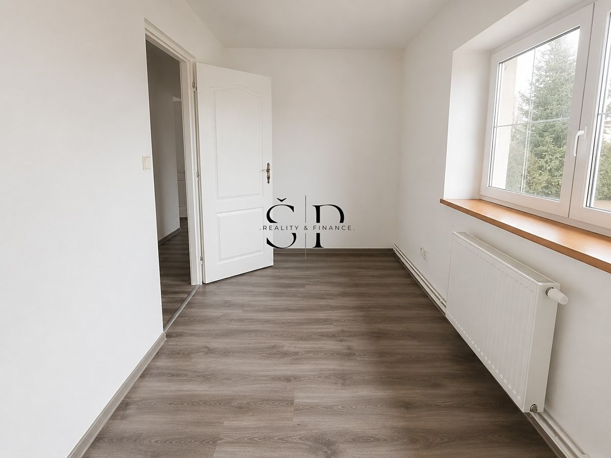 Prodej rodinného domu 300 m², pozemek 2218 m² – fotografie 4