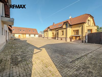 Prodej rodinného domu 1145 m², pozemek 5268 m²