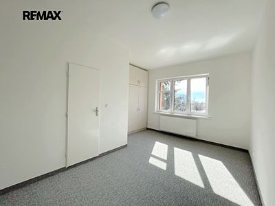 Pronájem kanceláře 100 m²