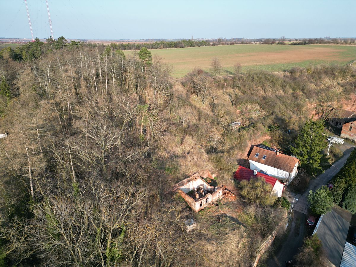 Prodej stavebního pozemku 730 m², Přistoupim – fotka 1 z 3