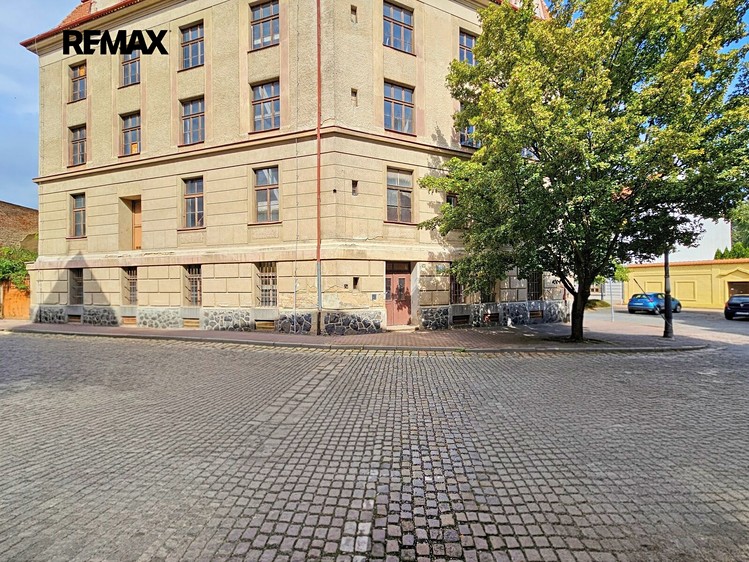 Комерційне приміщення на продаж, 2 000 м² (24 з 30)