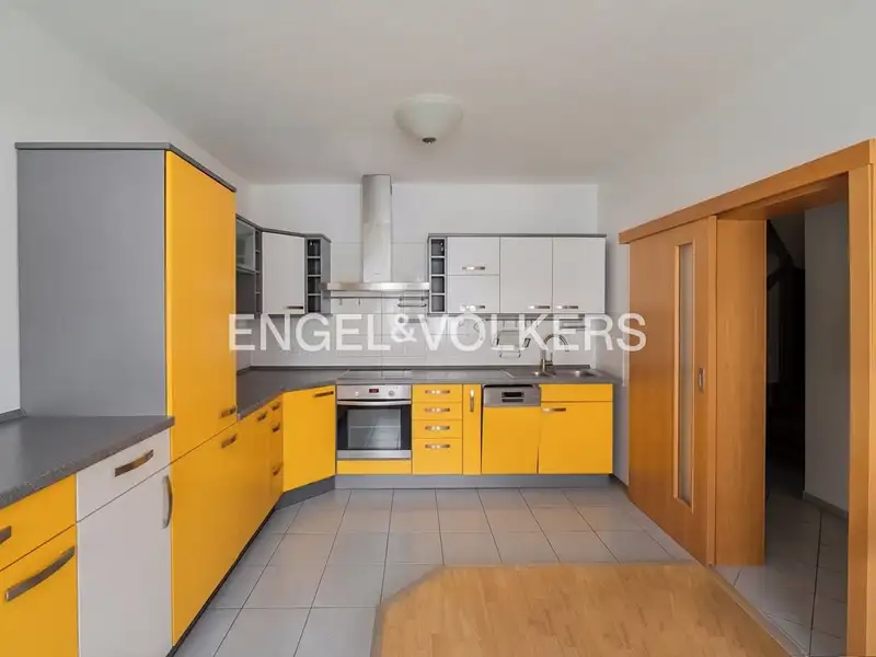 Pronájem rodinného domu 150 m², pozemek 84 m², Praha – náhled fotky 3