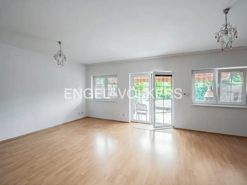 Pronájem rodinného domu 150 m², pozemek 84 m², Praha – náhled fotky 2
