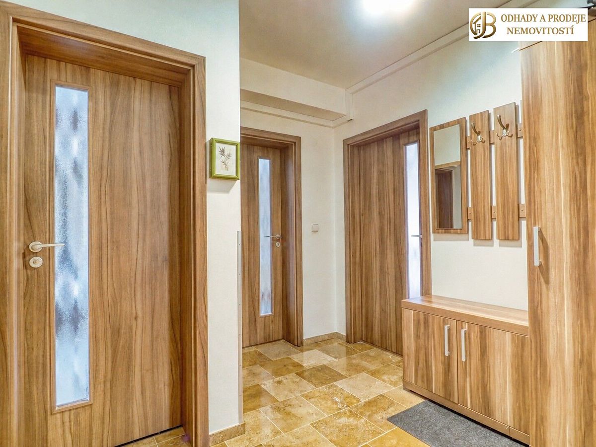 Prodej rodinného domu 125 m², pozemek 745 m² – fotografie 2