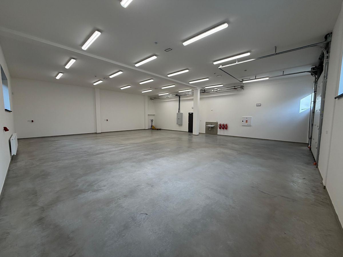 Pronájem skladového prostoru 173 m² – fotografie 2