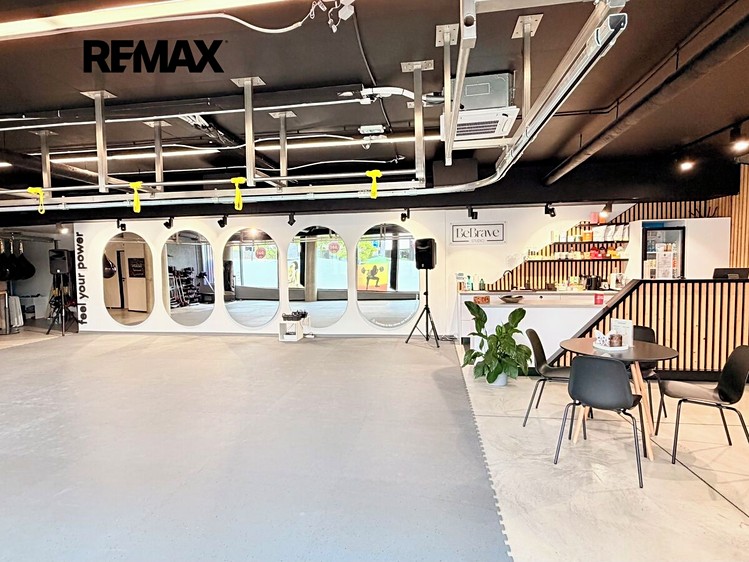 Pronájem komerčního prostoru, 173 m² (17 z 22)