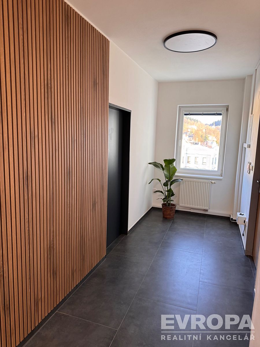 Pronájem obchodního prostoru 19 m² – fotografie 2