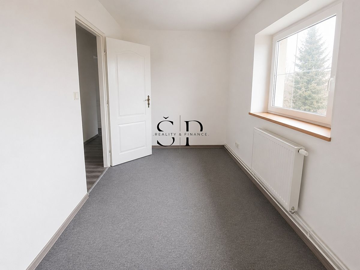 Prodej rodinného domu 300 m², pozemek 2218 m² – fotografie 5
