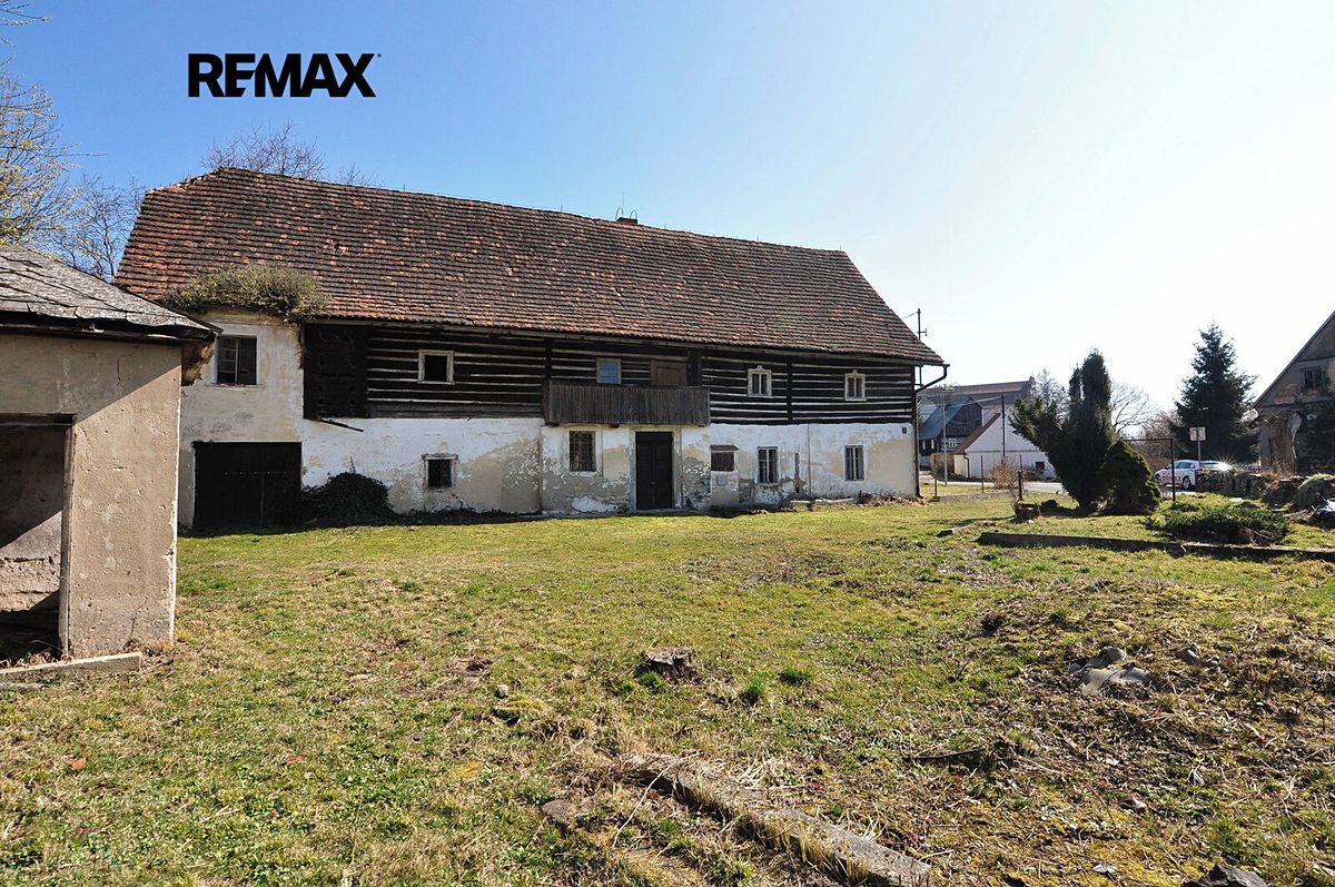 Prodej rodinného domu 300 m², pozemek 1942 m² – fotografie 3