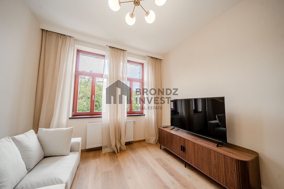 Pronájem bytu 2+kk 48 m² – fotografie 2