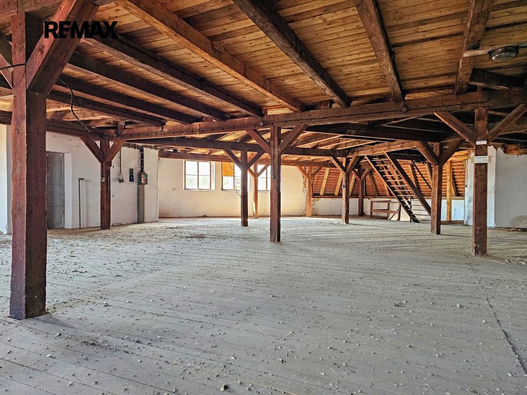 Комерційне приміщення на продаж, 2 000 м² (16 з 30)