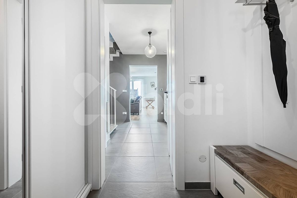 Prodej rodinného domu 160 m², pozemek 230 m² – fotografie 3
