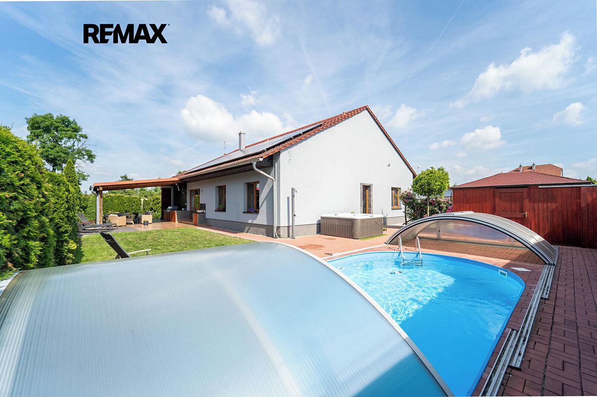 Prodej rodinného domu 151 m², pozemek 716 m² – fotografie 2
