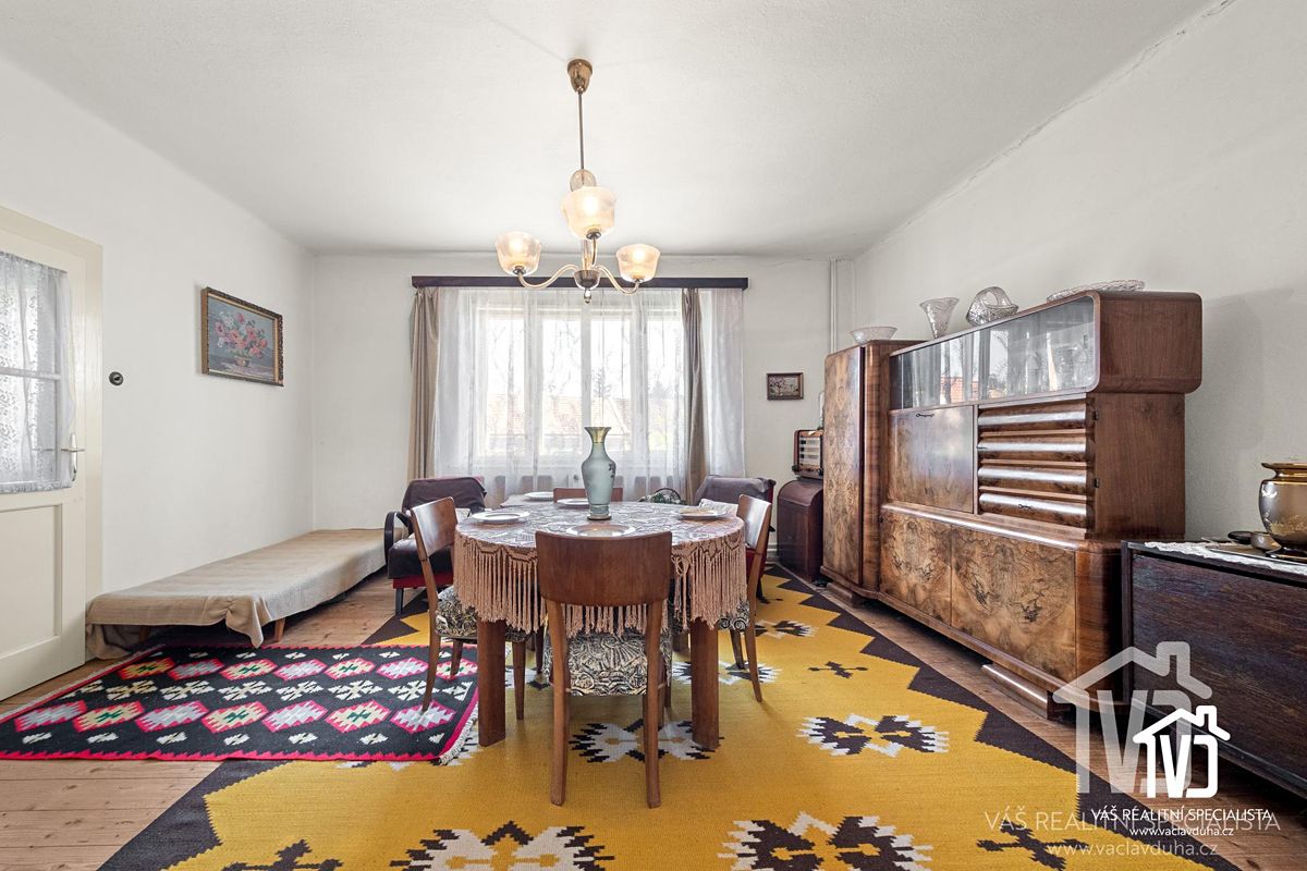 Prodej vily 270 m², pozemek 1204 m² – fotografie 2