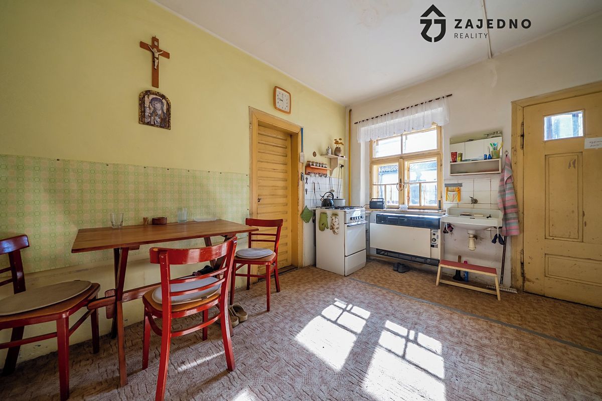 Prodej rodinného domu 160 m², pozemek 1215 m² – fotografie 5