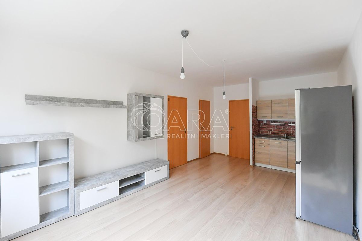 Pronájem bytu 2+kk 41 m² – fotografie 4