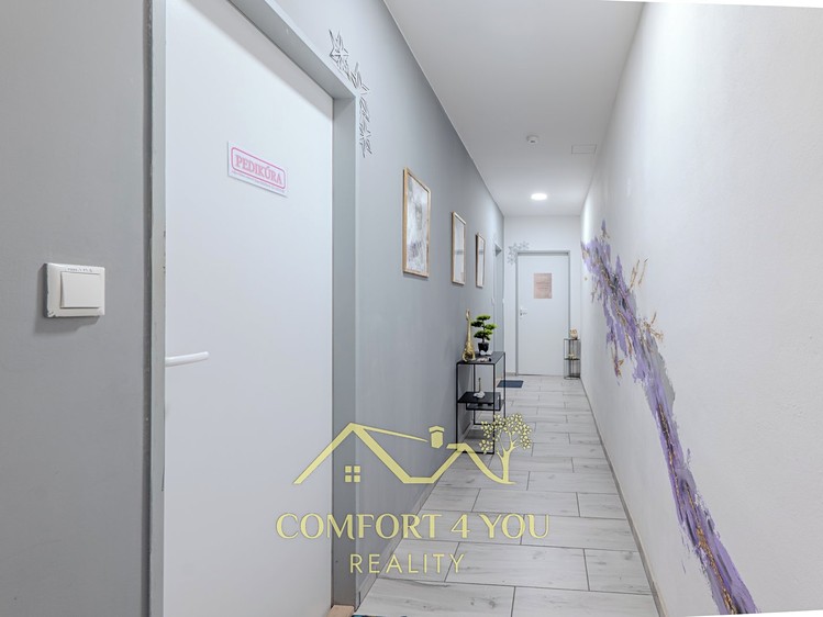 Prodej komerčního prostoru, 1 250 m² (23 z 31)