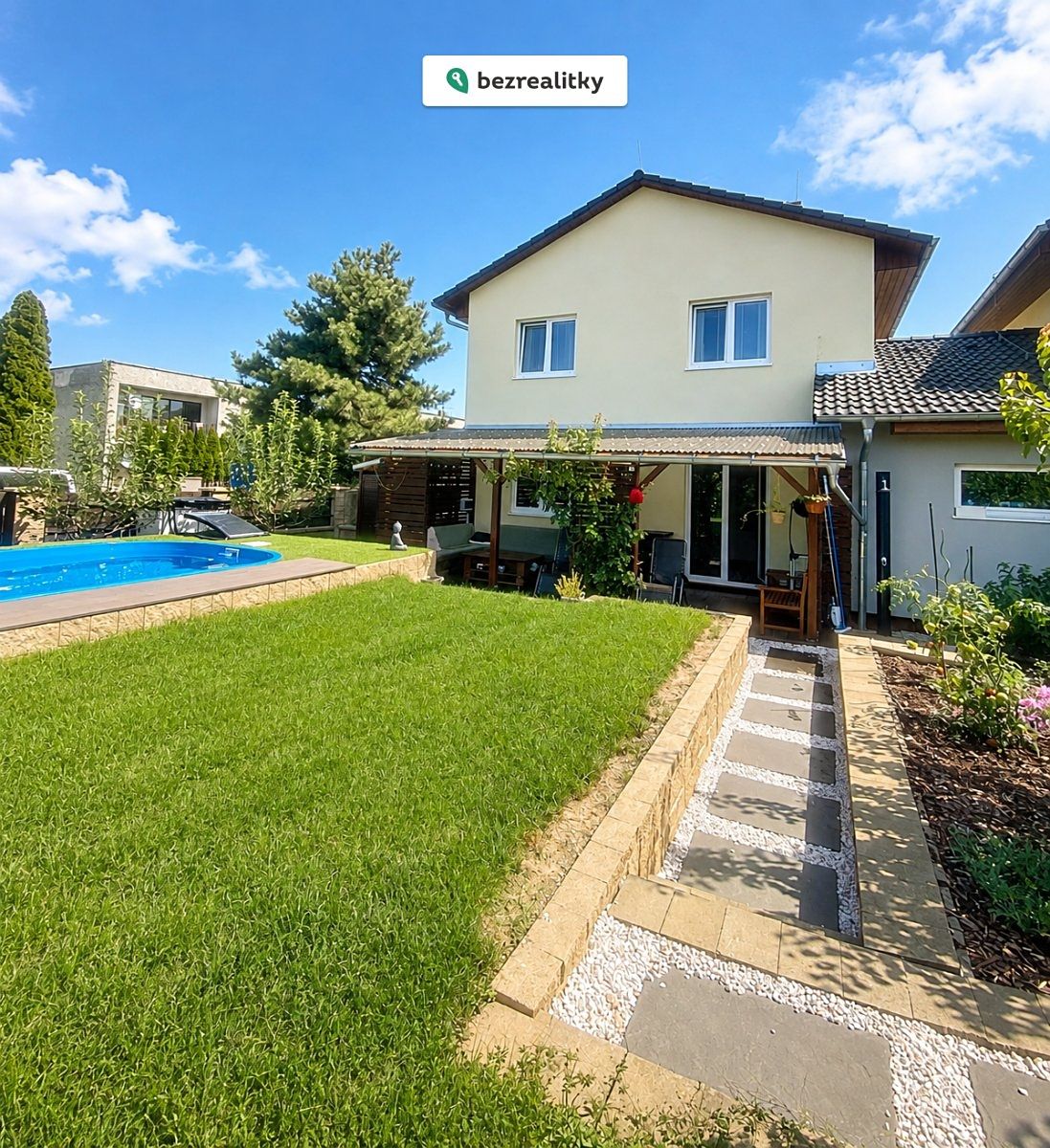Prodej rodinného domu 152 m², pozemek 263 m² – fotografie 2
