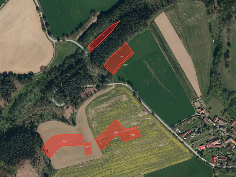 Prodej pole 15608 m², Křešín – náhled fotky 1