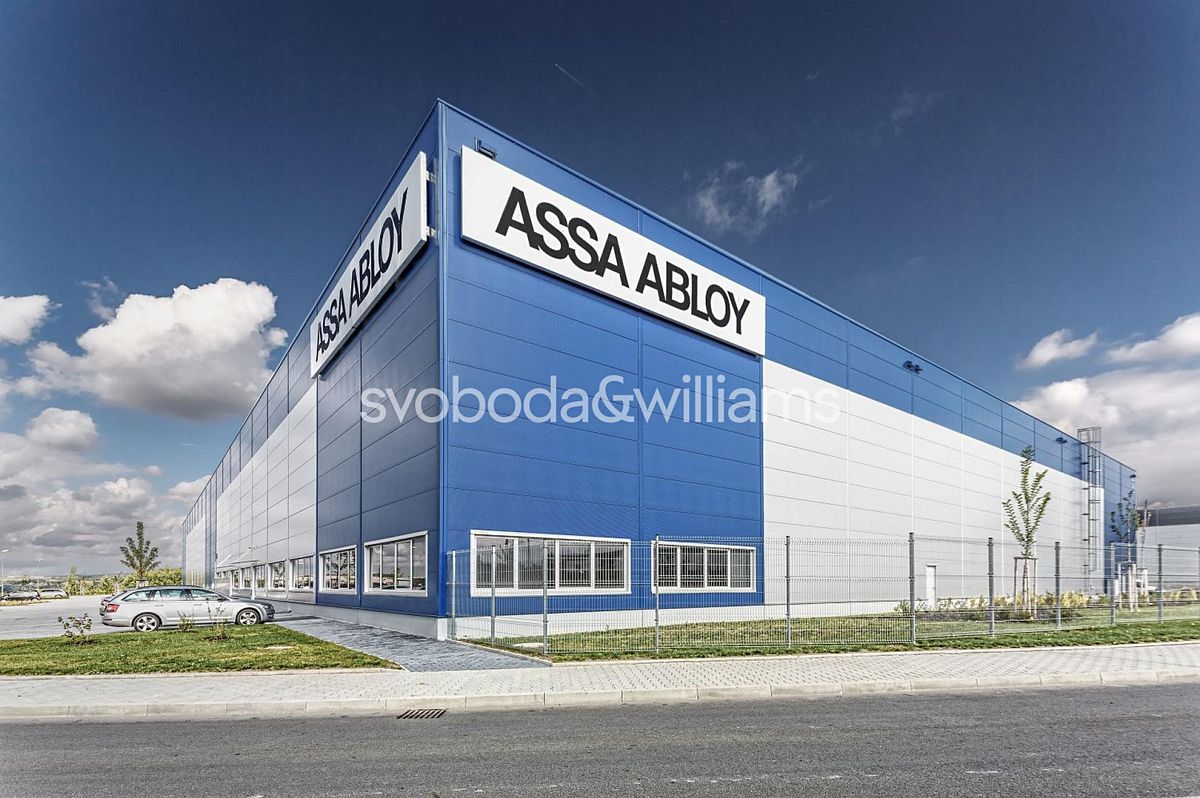 Pronájem výrobní haly, prostoru 2599 m²