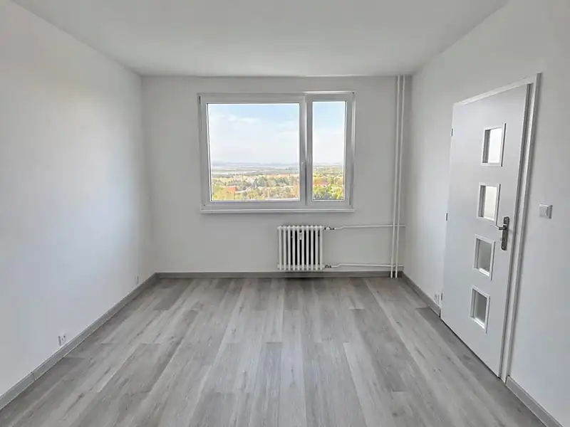 Pronájem bytu 1+1 33 m², Jirkov – náhled fotky 3