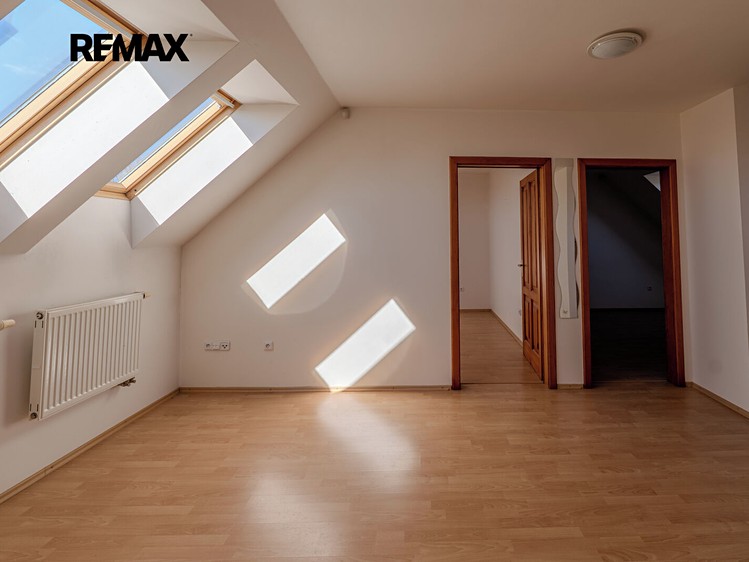 Prodej domu, 1 145 m² (23 z 36)