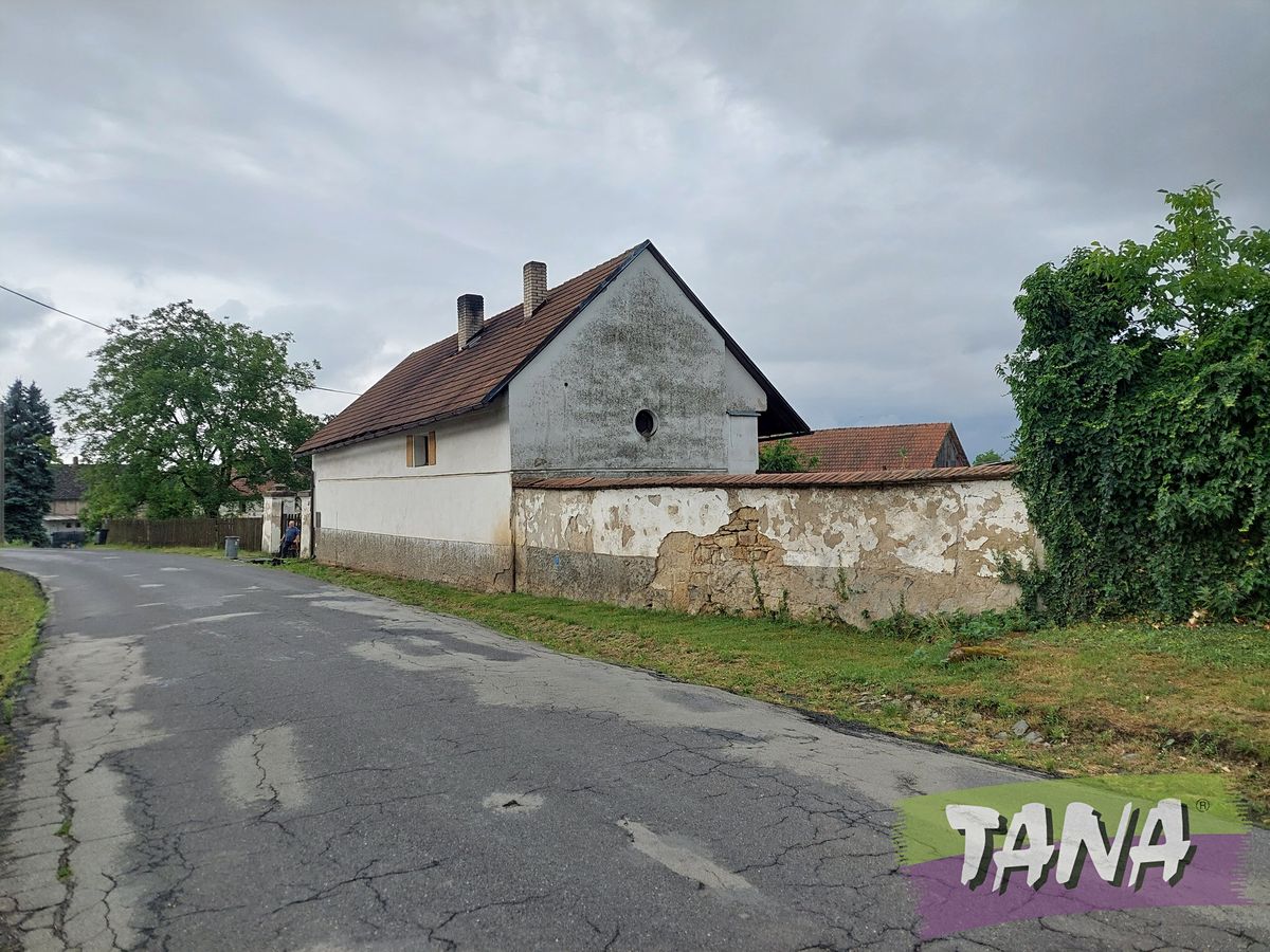 Prodej rodinného domu 150 m², pozemek 1733 m² – fotografie 2