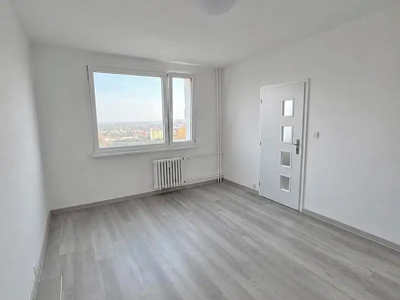 Pronájem bytu 1+1 33 m², Jirkov – náhled fotky 2