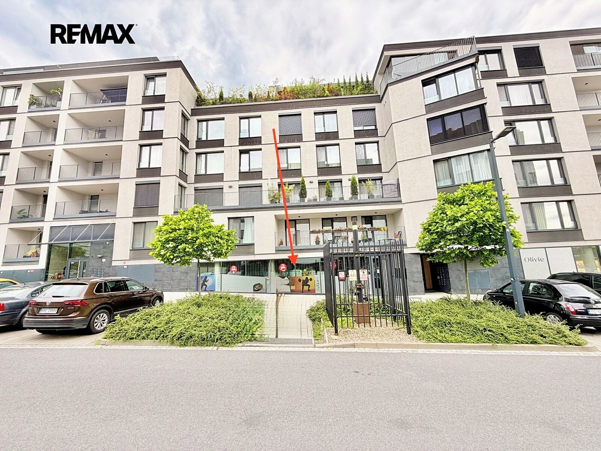 Pronájem obchodního prostoru 173 m² – fotografie 2