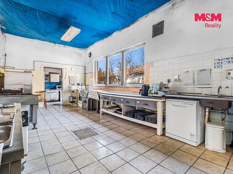 Prodej komerčního prostoru, 757 m² (21 z 30)